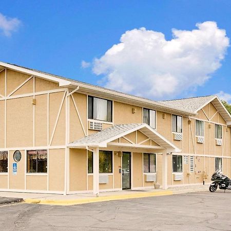 Super 8 By Wyndham Long Prairie Exterior foto