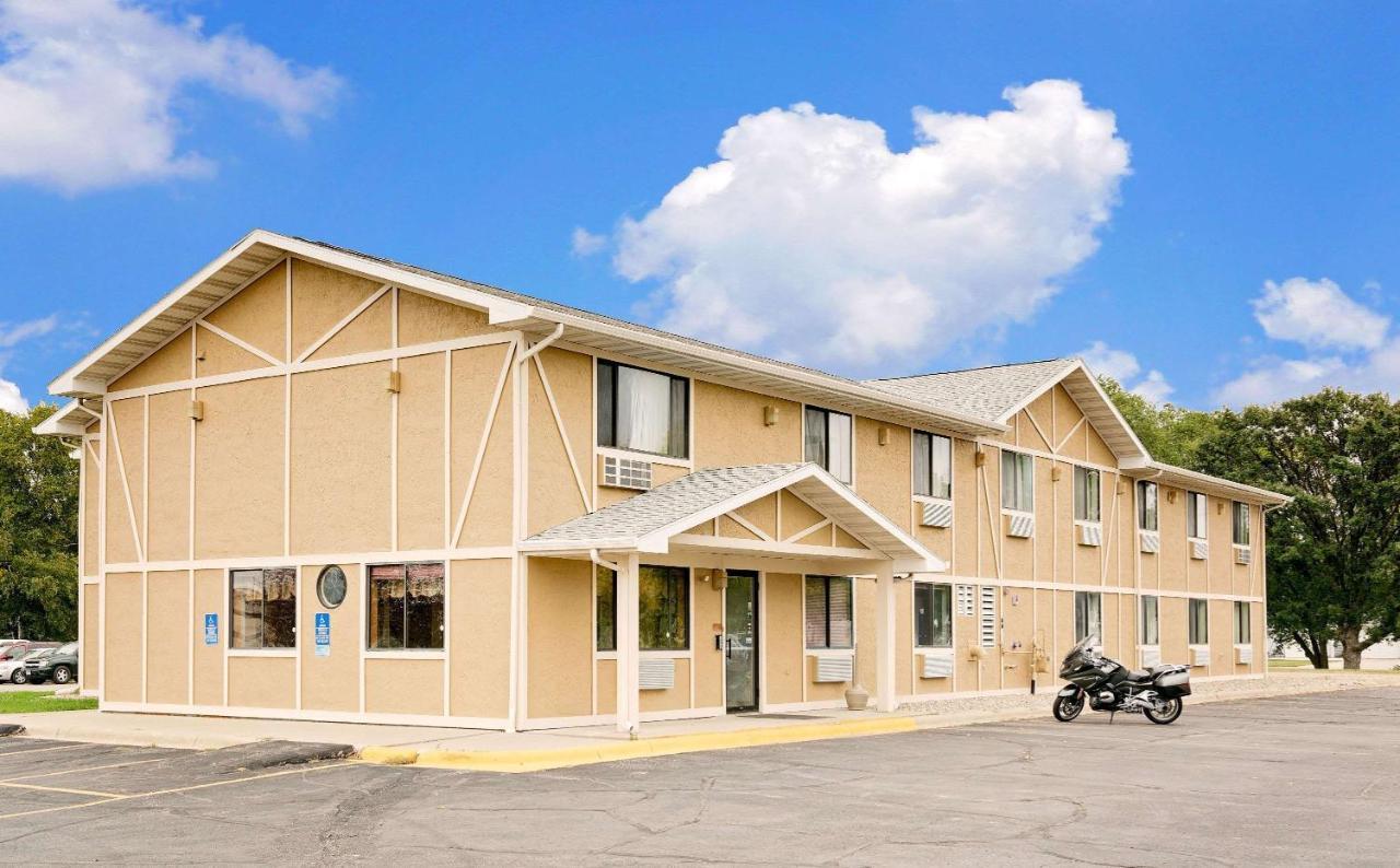 Super 8 By Wyndham Long Prairie Exterior foto