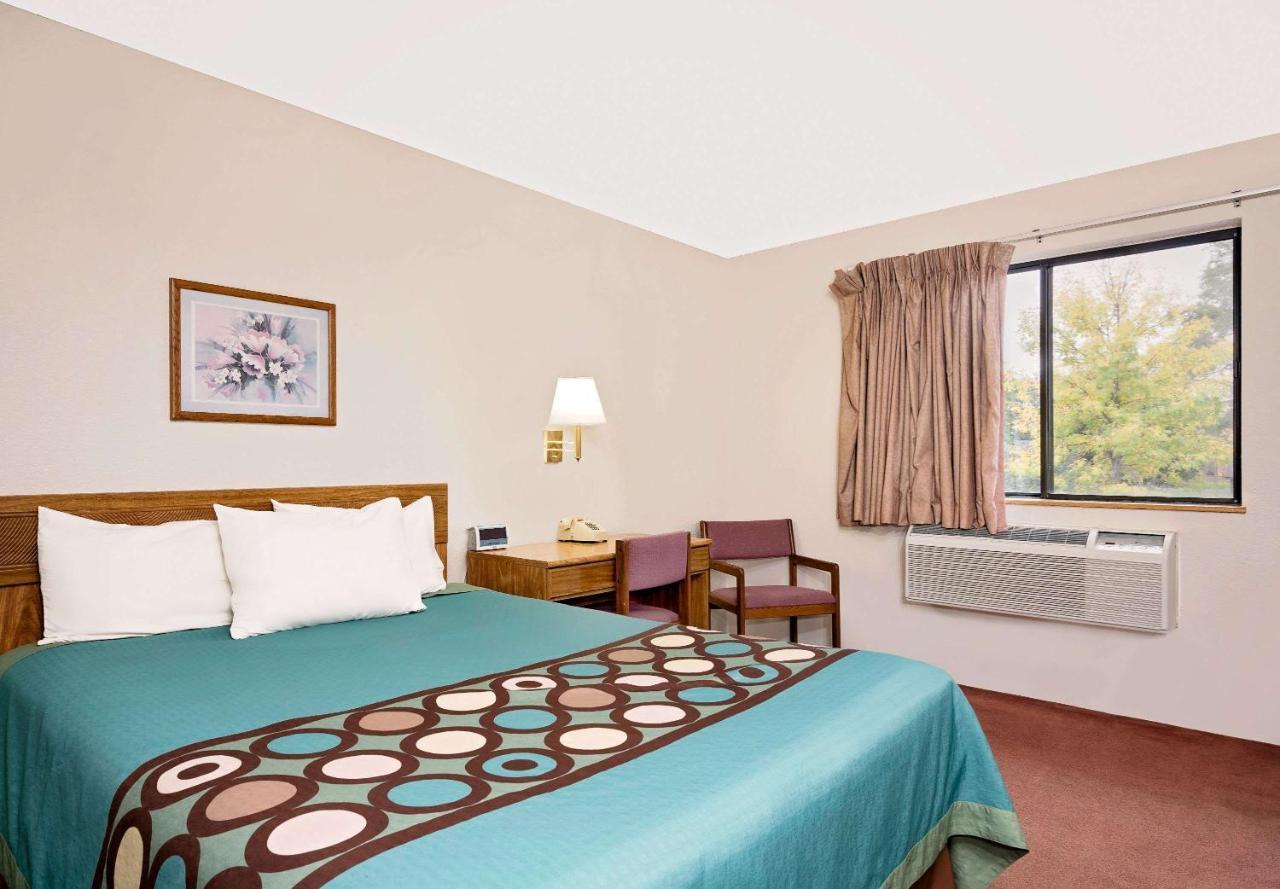 Super 8 By Wyndham Long Prairie Exterior foto